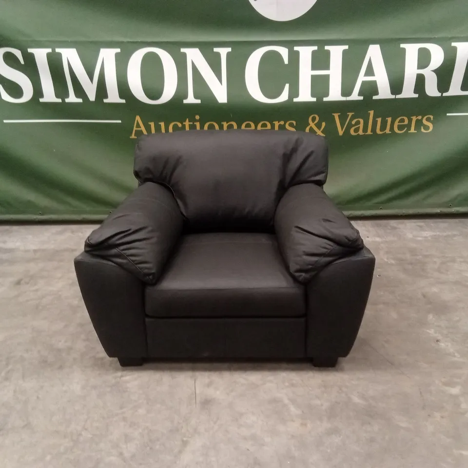 MONTREAL REAL LEATHER/FAUX LEATHER ARMCHAIR RRP £599