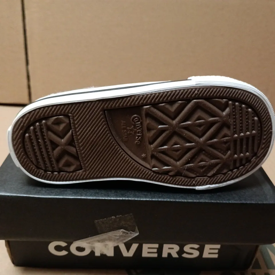 BOXED PAIR OF CONVERSE KIDS FLORAL VELCRO SHOES IN MINT GREEN - UK 6