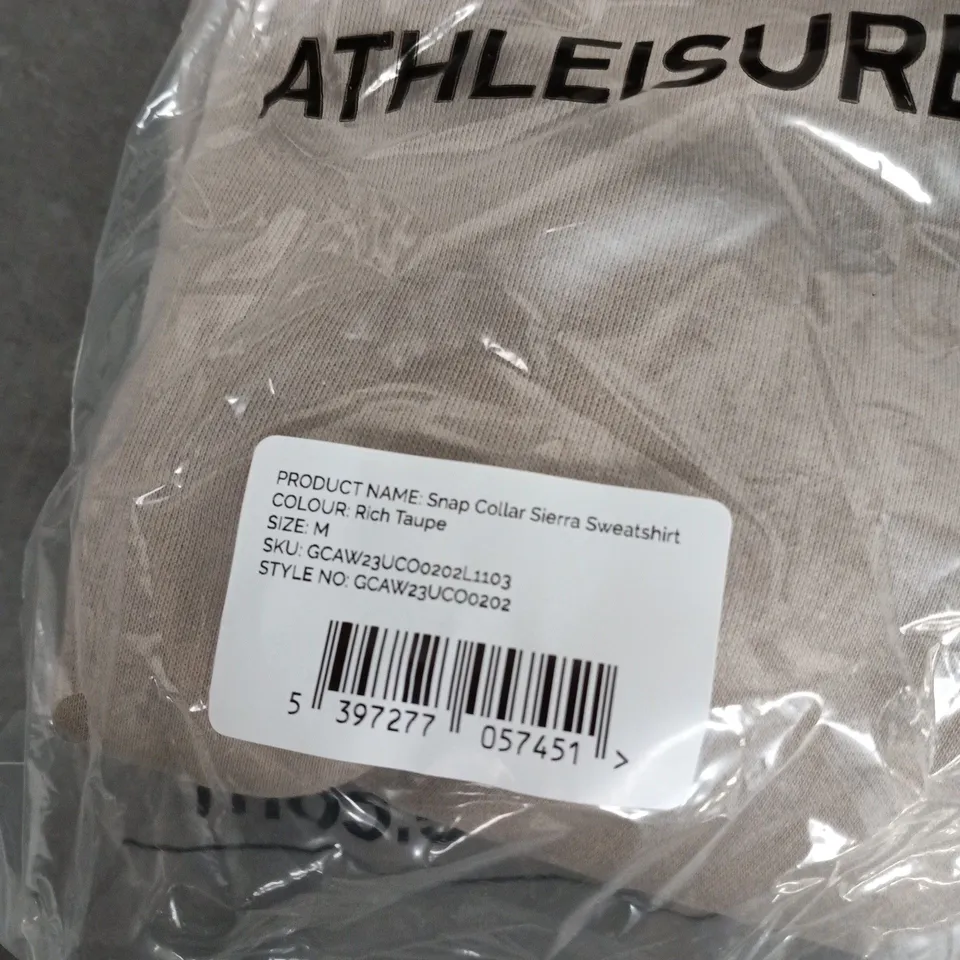 BAGGED GYM+ COFFEE SNAP COLLAR SIERRA SWEATSHIRT – RICH TAUPE, SIZE M