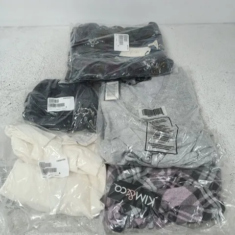 APPROXIMATELY 35 ASSORTED CLOTHING ITEMS IN VARIOUS SIZES, COLOURS & STYLES TO INCLUDE BRANDS SUCH AS KIM&CO, KIPLING, IZABEL LONDON, ETC - COLLECTION ONLY