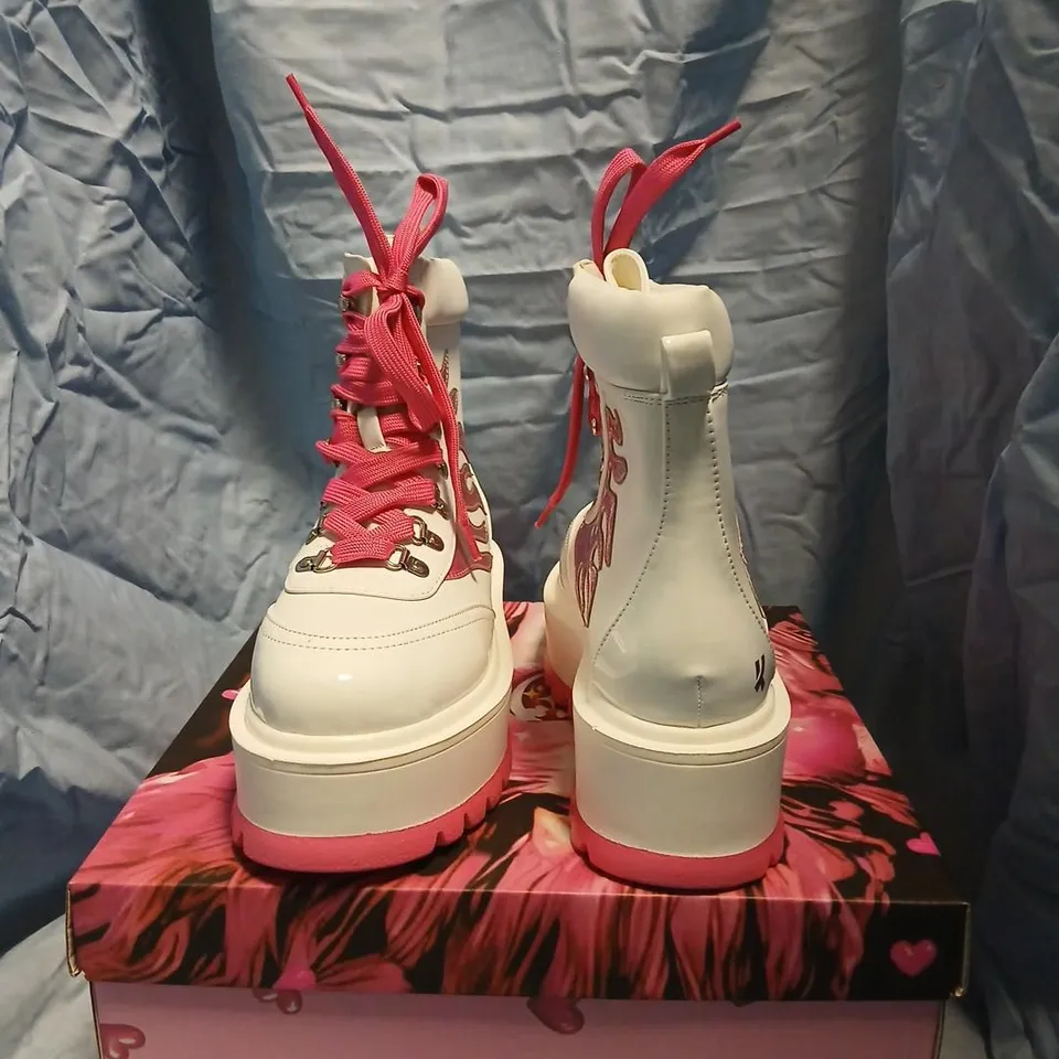 BOXED KOI KAWAII HELIOS HOLOGRAM FLAME BOOTS - PINK & WHITE, UK 6
