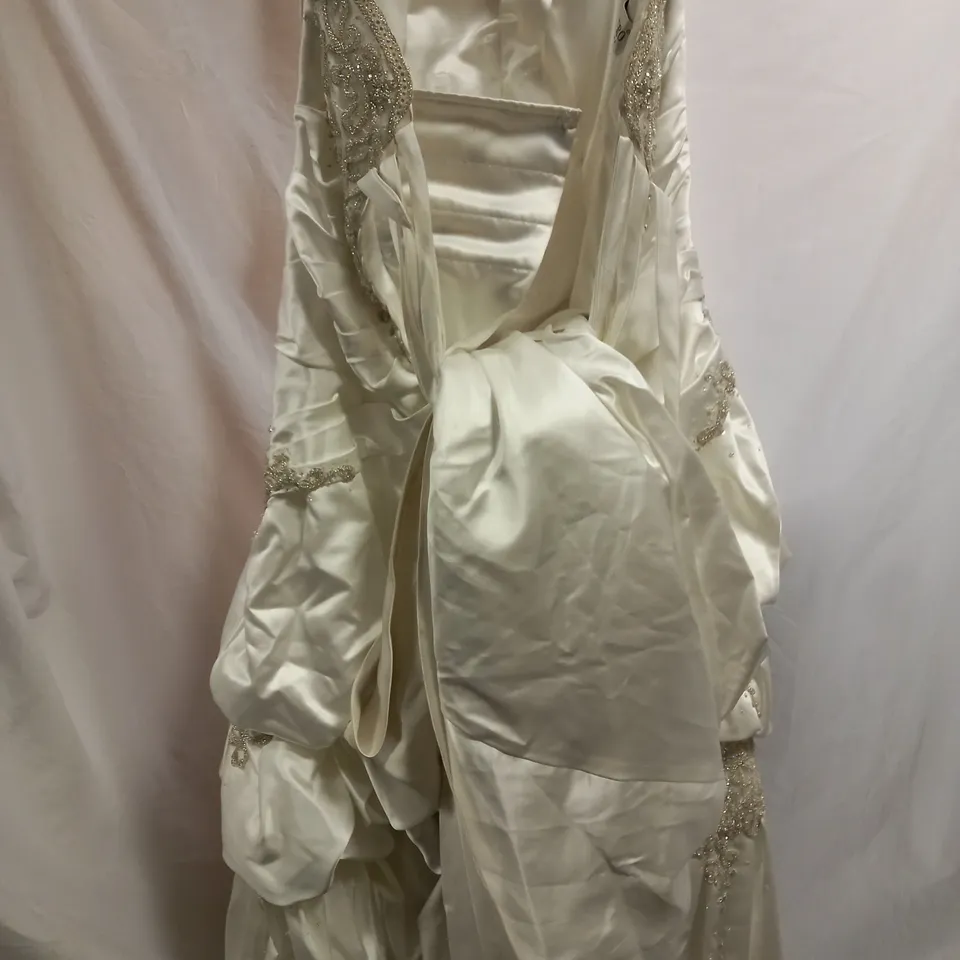 MAGGIE SOTTERO HAUTE COUTURE WEDDING DRESS, IVORY - SIZE 12