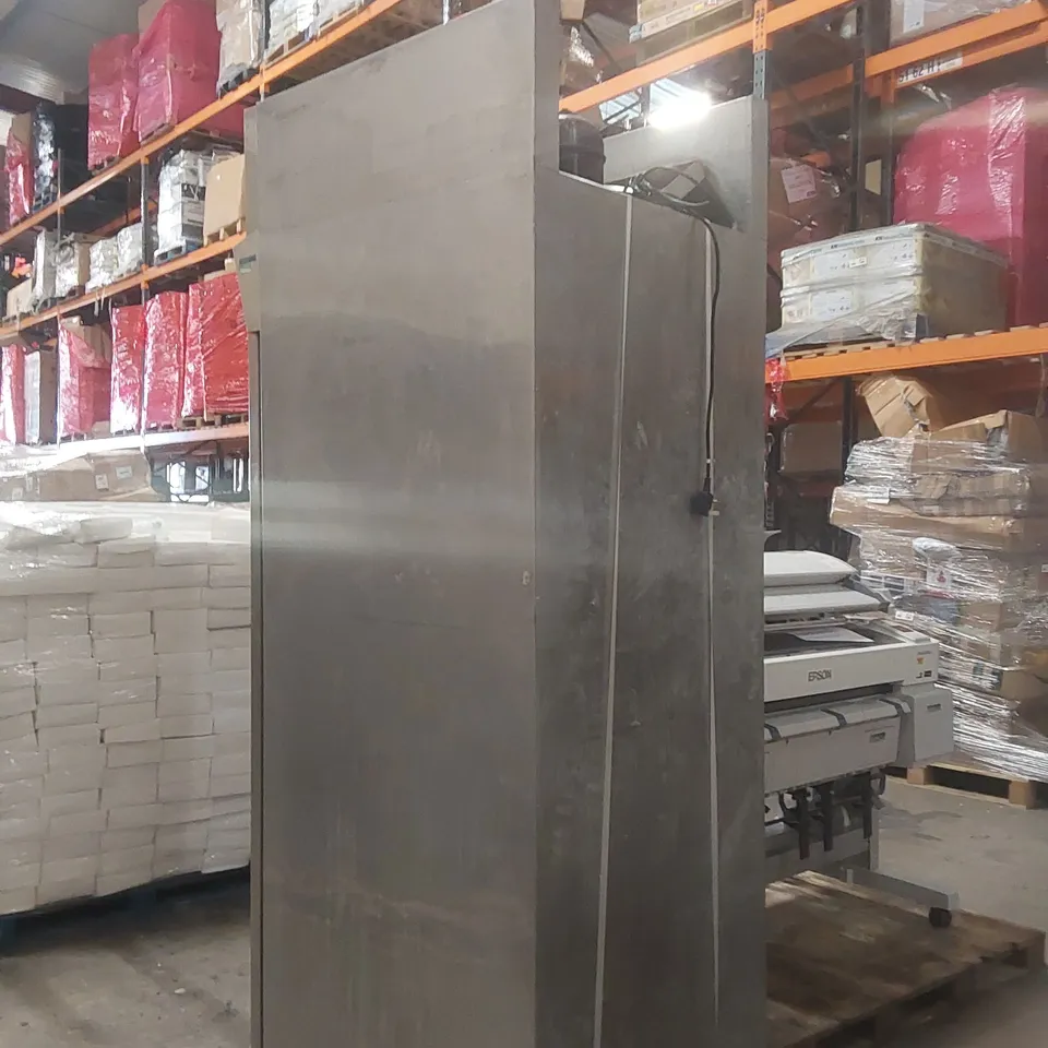GRAM COMMERCIAL UPRIGHT FREEZER