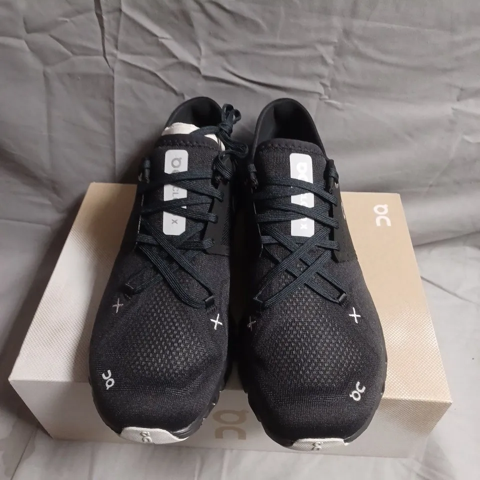 BOXED PAIR OF ON RUNNING CLOUD X3 BLACK RUNNING SHOES – UK 9