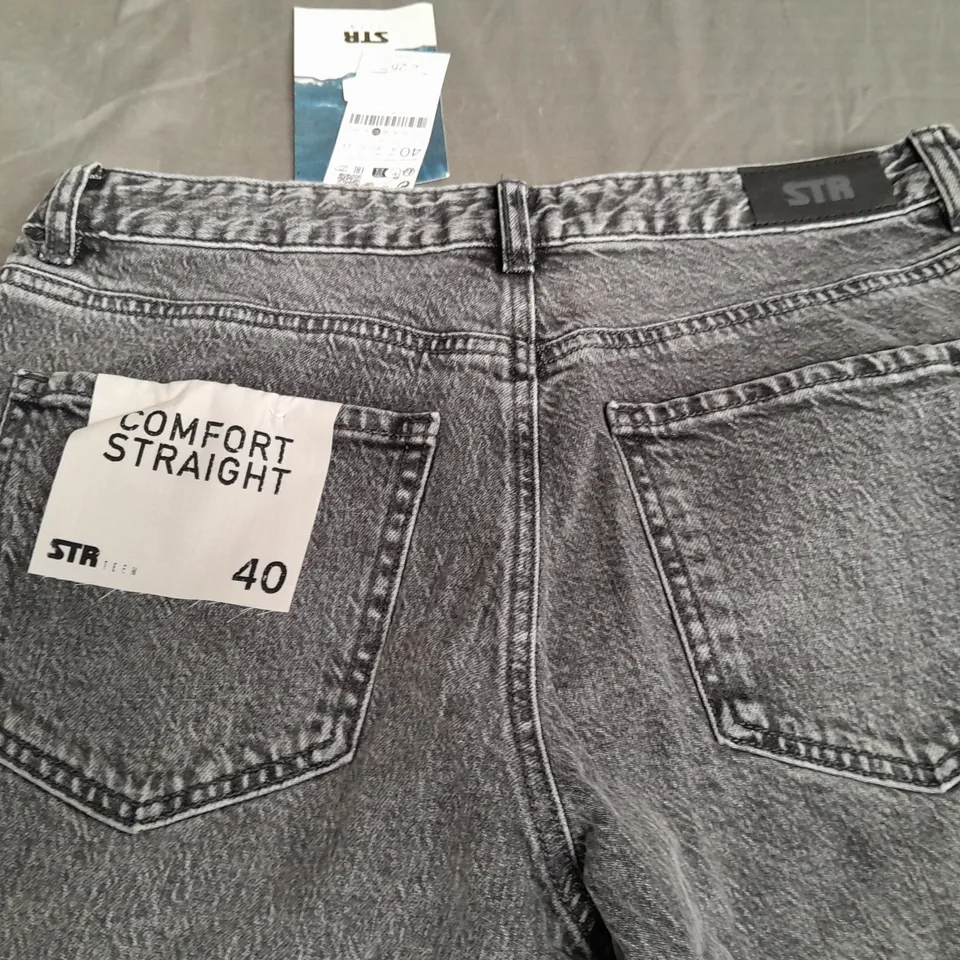 STR TEEN CONFORT STRAIGHT JEANS - 40