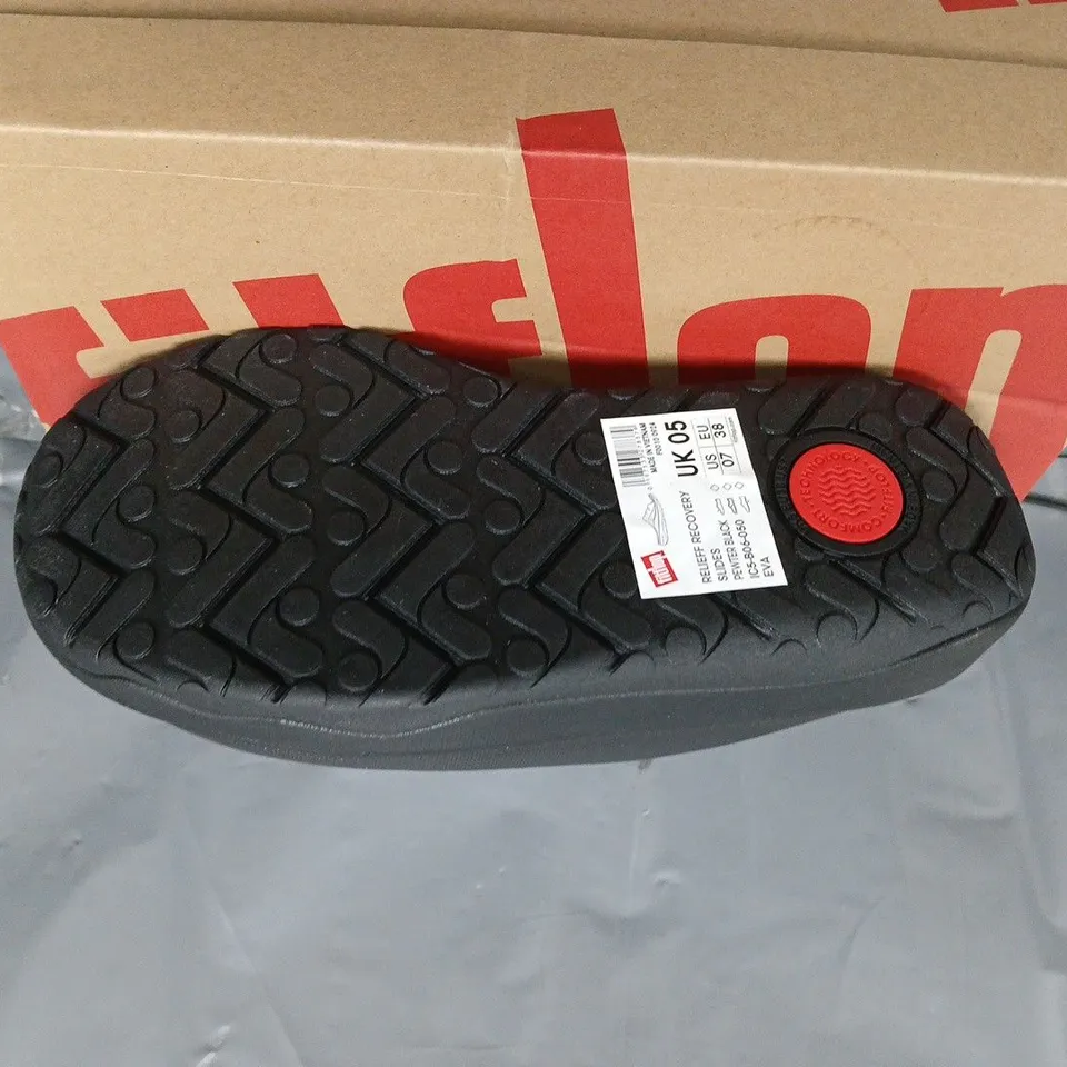 FITFLOP RELIFF RECOVERY SLIDERS SIZE 5 