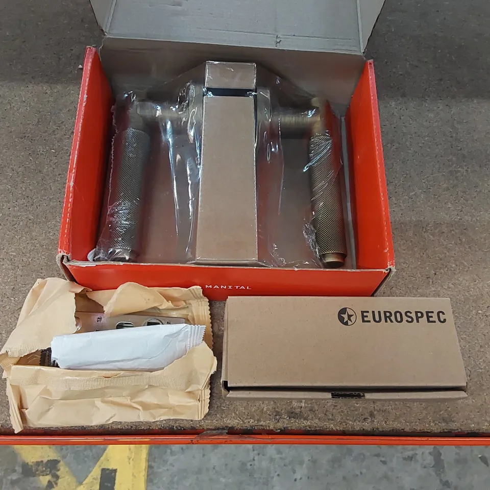 BOXED VARESE KNURLED LATCH DOOR HANDLE (1 BOX)