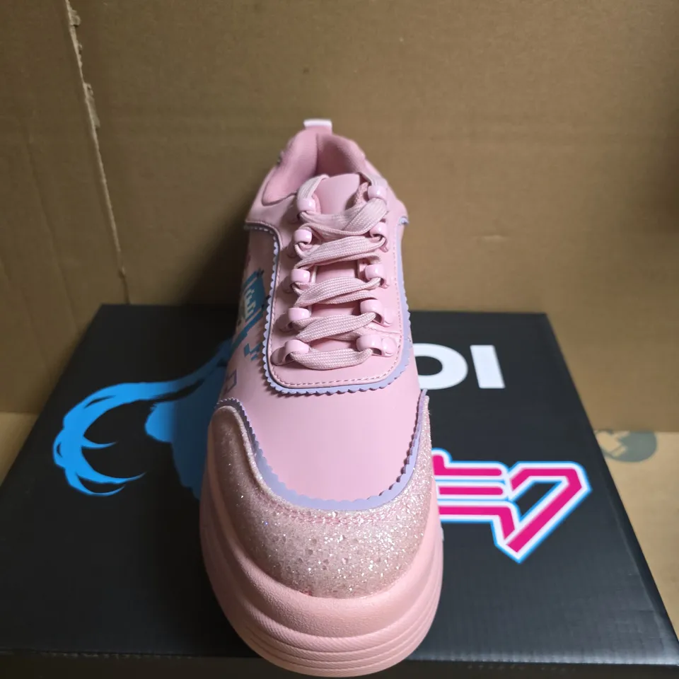 BOXED PAIR OF KOI VIRTUAL DIVA MIKU CHUNKY TRAINERS - PINK, UK5