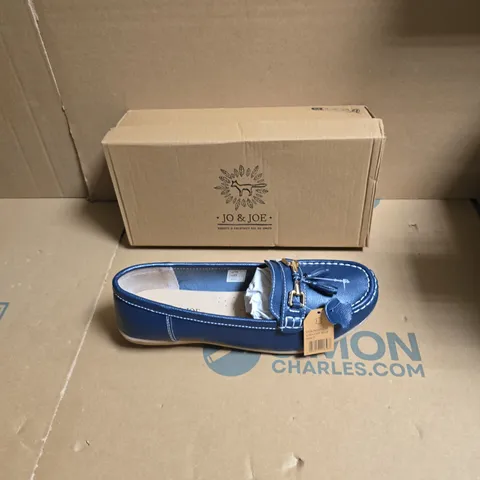 JO & JOE BLUE LEATHER LOAFERS – UK 7 (BOXED)