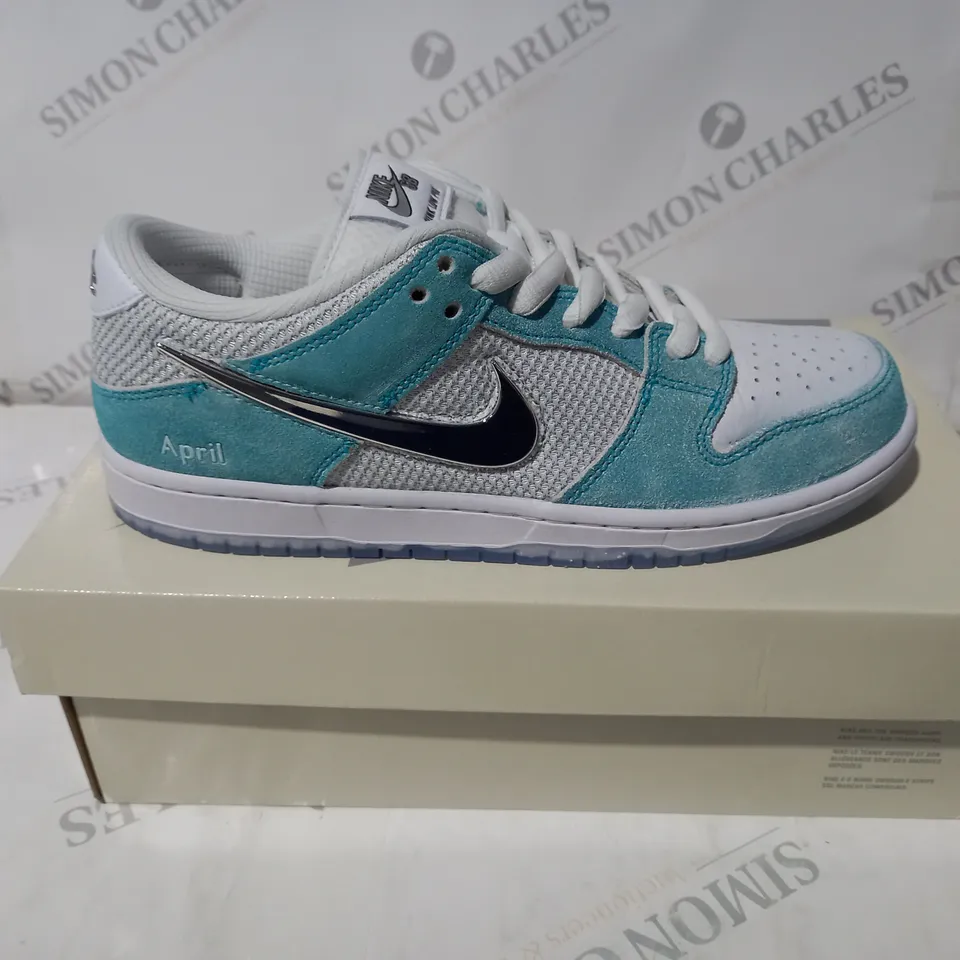 NIKE SB DUNK LOW PRO QS RACER BLUE/METALLIC SILVER SIZE 7
