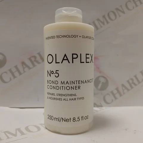 OLAPLEX NO.5 BOND MAINTAINENCE CONDITIONER 250ML