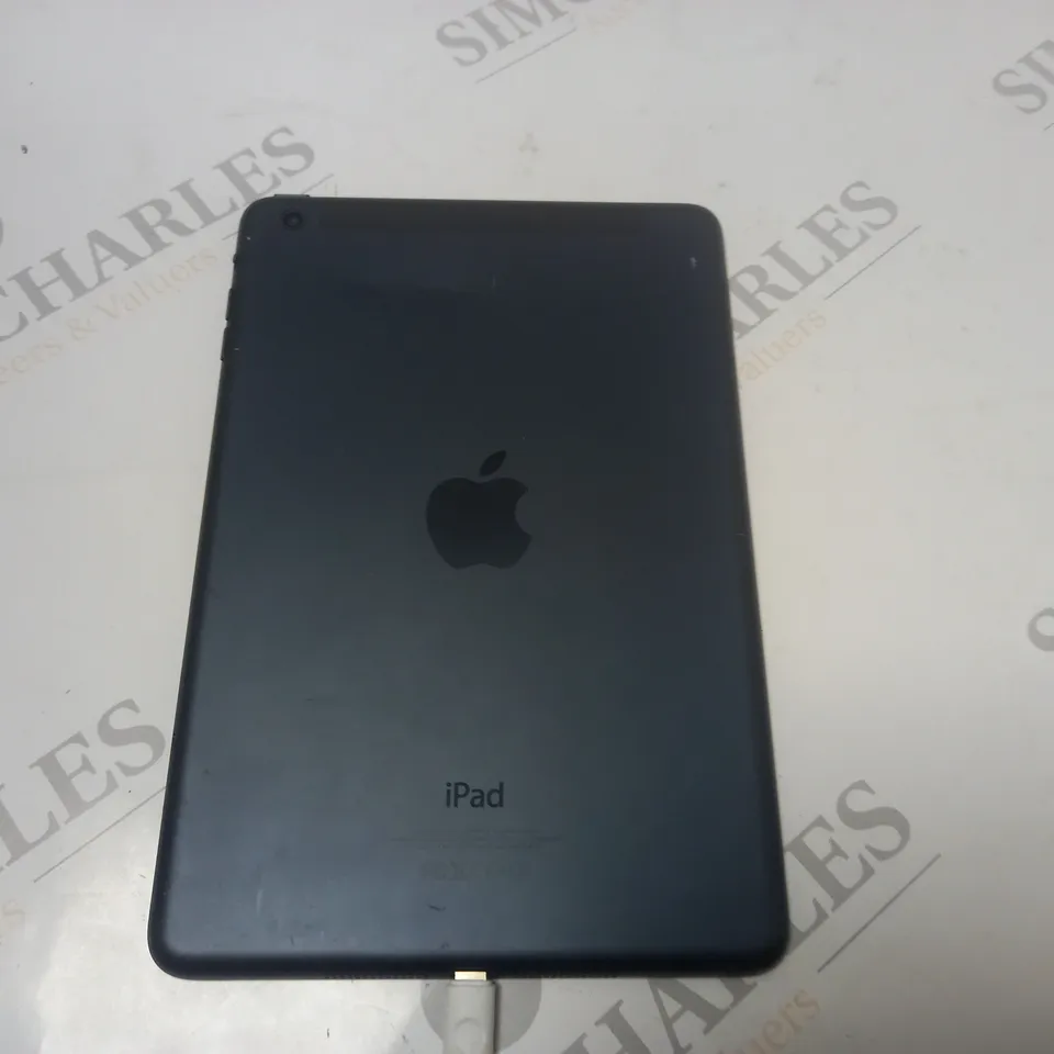 UNBOXED APPLE IPAD IN MIDNIGHT NAVY - A1455