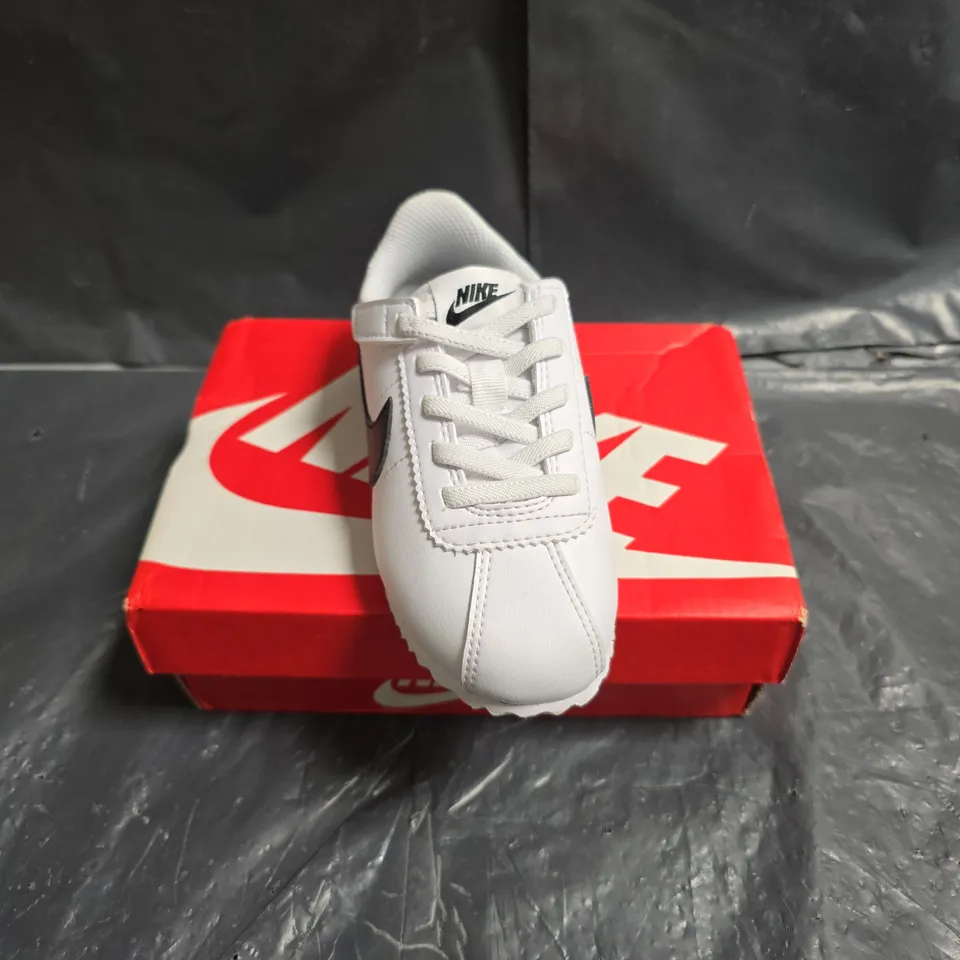 NIKE KIDS CORTEZ EASYON (PSV) WHITE/BLACK – UK 8.5