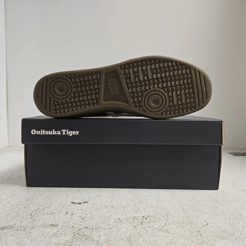 BOXED PAIR OF ONITSUKA TIGER TRAINERS IN SAGE/WHITE SIZE UK 9