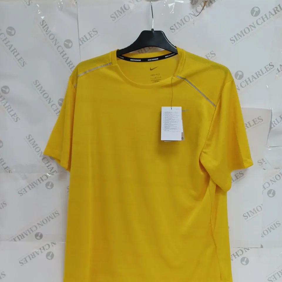 LARGE YELLOW NIKE RUNNING SHIRT 