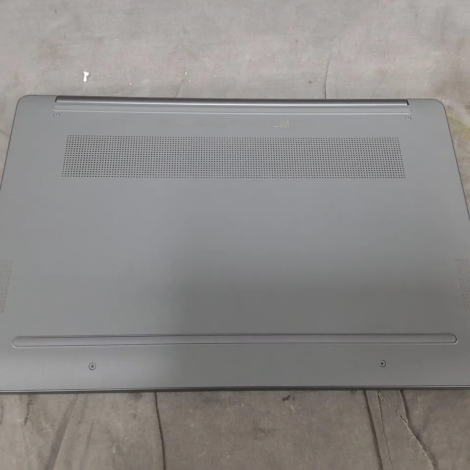 HP CHROMEBOOK PLUS INTEL I-3 LAPTOP IN SILVER - 15A-NB0004NA