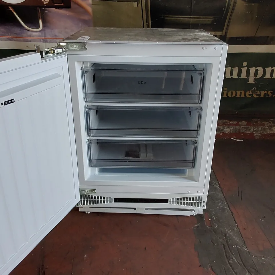  CDA FW284 IS A 60CM INTEGRATED/ UNDER COUNTER FREEZER