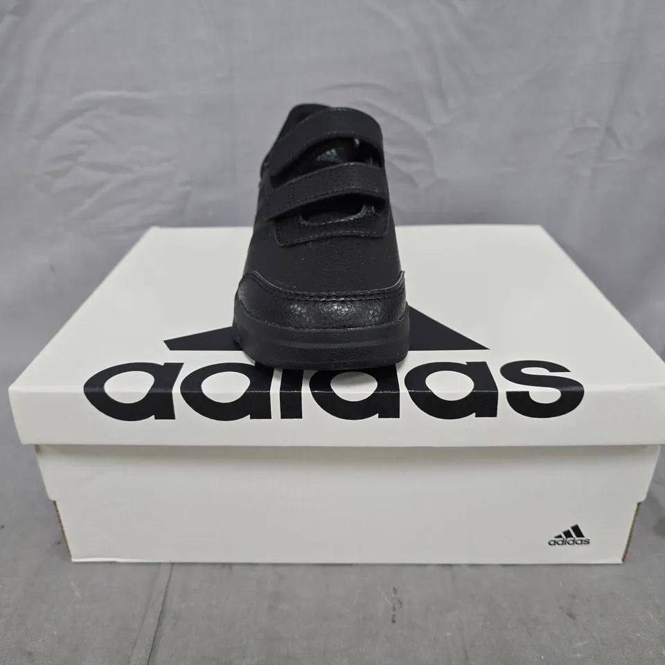 BOXED PAIR OF ADIDAS TENSAUR SPORT 2.0 KID'S SHOES IN BLACK SIZE UK 13K