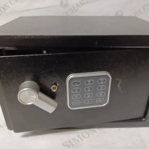 YALE SMALL ELECTRONIC SAFE