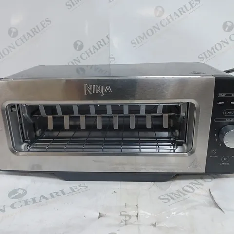 BOXED OUTLET NINJA 2 IN 1 TOASTER& GRILL ST100UK