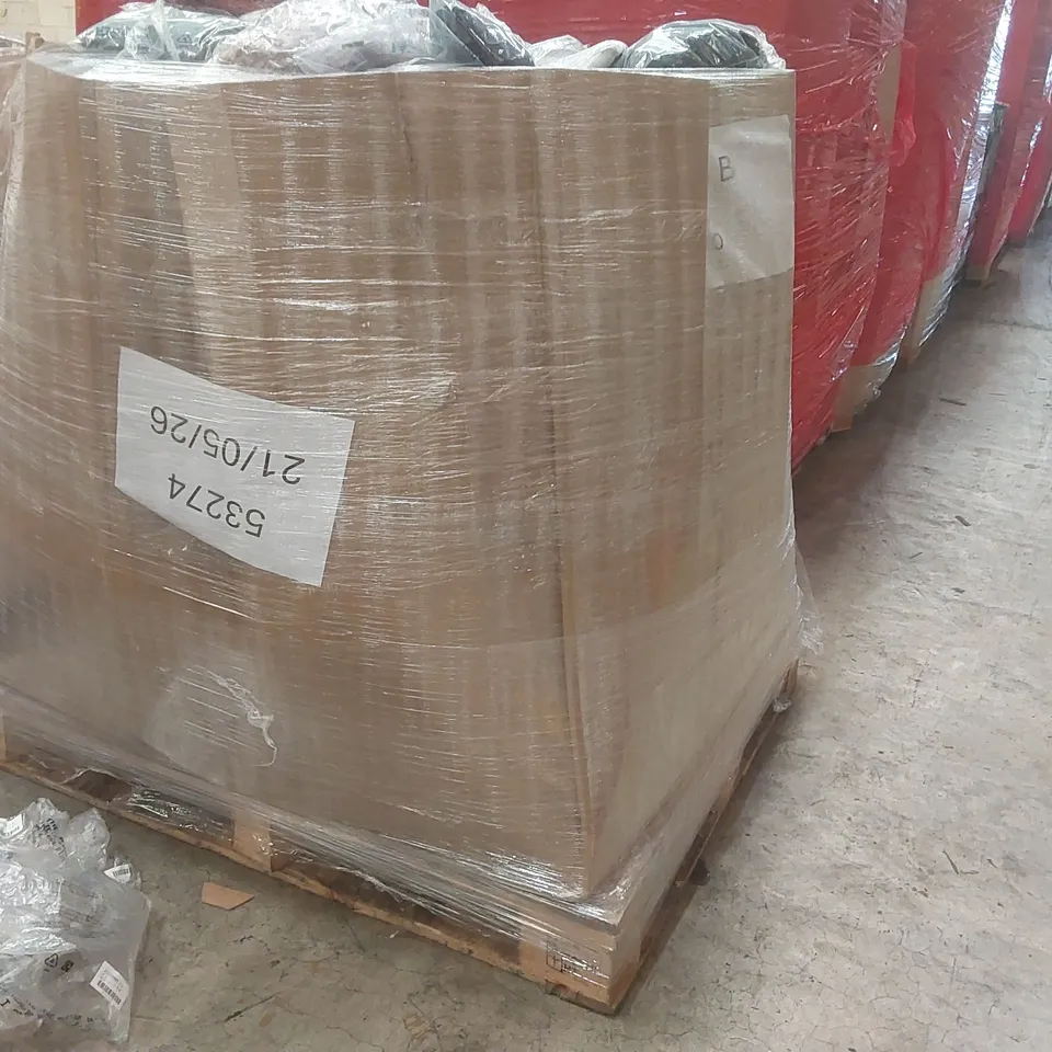 PALLET CONTAINING APPROXIMATELY 450x ASSORTED BRAND NEW DESIGNER CLOTHING ITEMS