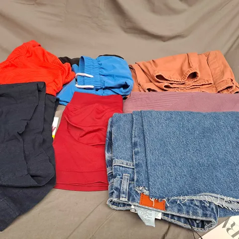 BOX OF ASSORTED CLOTHING ITEMS IN VARIOUS COLOURS, SIZES AND STYLES