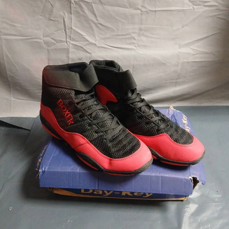 DAY-KEY BOXER SCRAPLIFE ATHLETIC SHOES – BLACK & RED UK 13