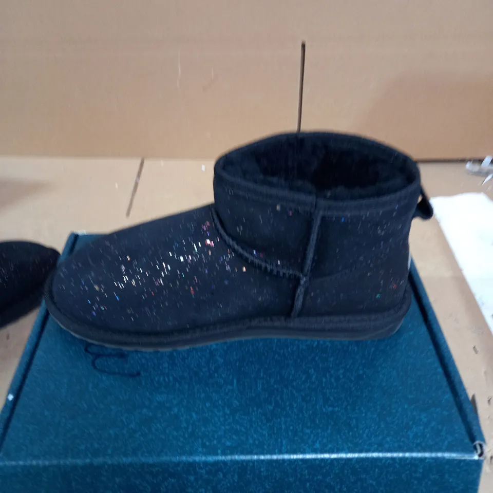 EMU STINGER MICRO GALAXY WATER RESISTANT BOOT - BLACK - UK 8