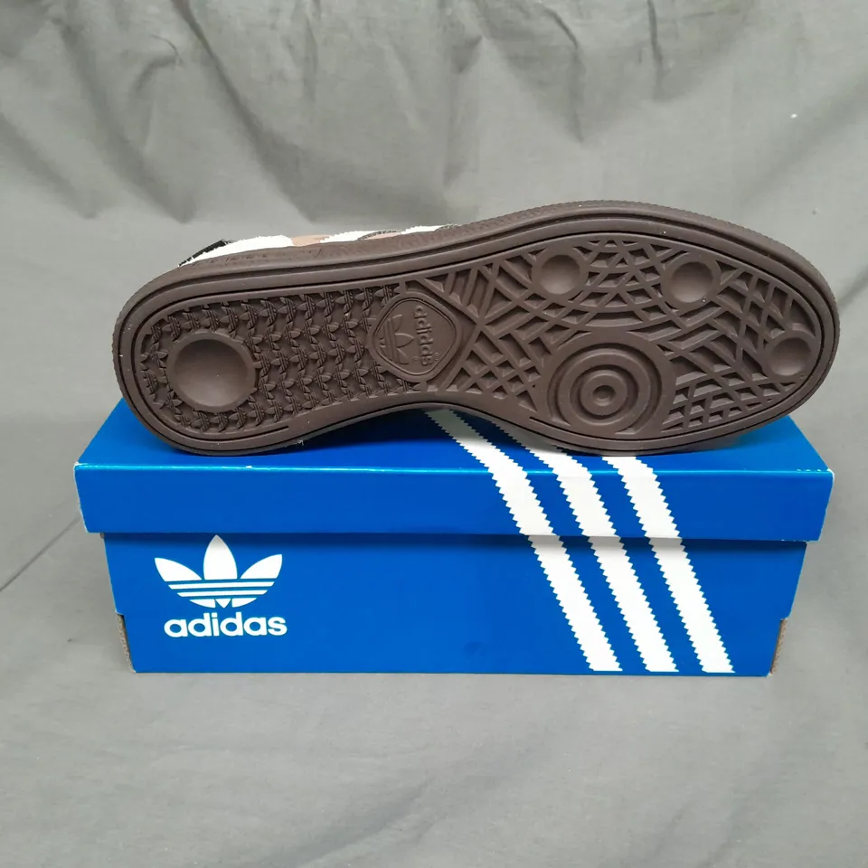 BOXED PAIR OF ADIDAS HANDBALL SPEZIAL TRAINERS SIZE 6