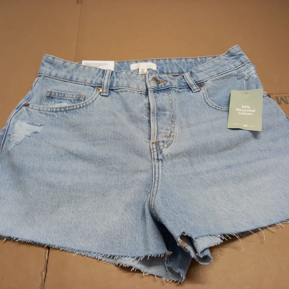 H&M REGULAR WAIST DENIM SHORTS - UK 14