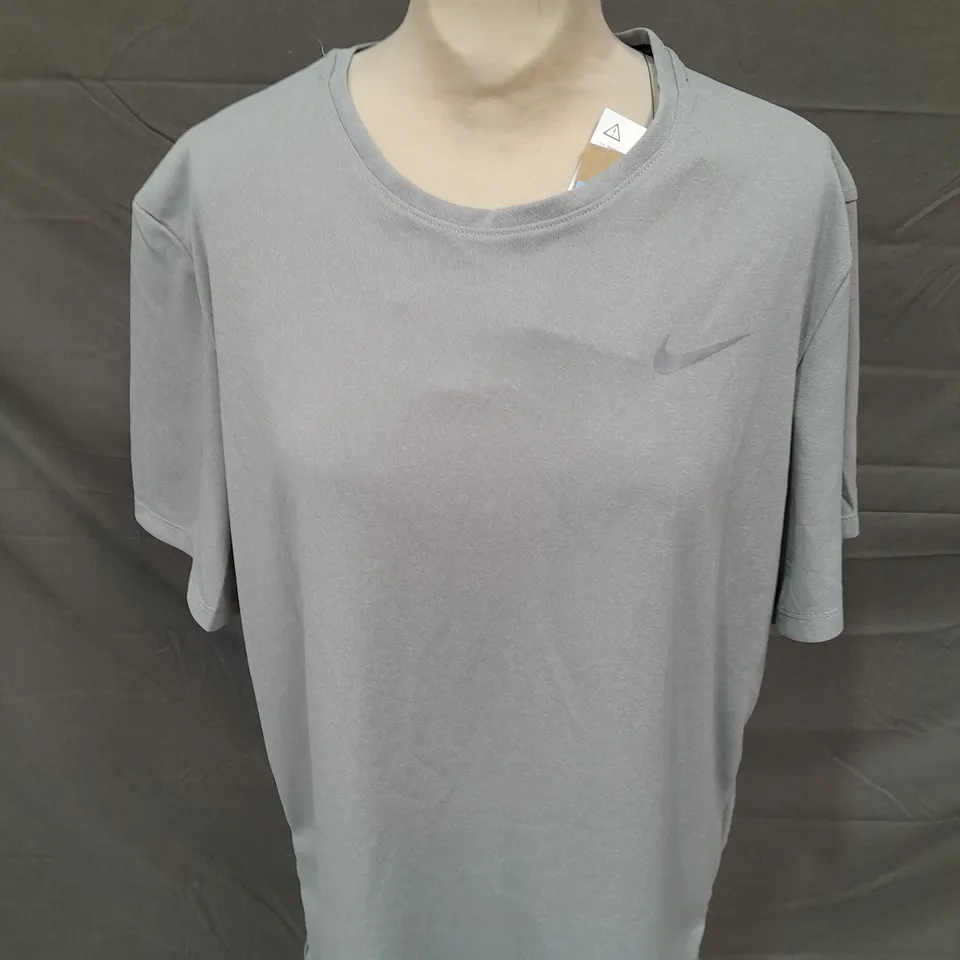 NIKE RUNNING GREY T-SHIRT SIZE M