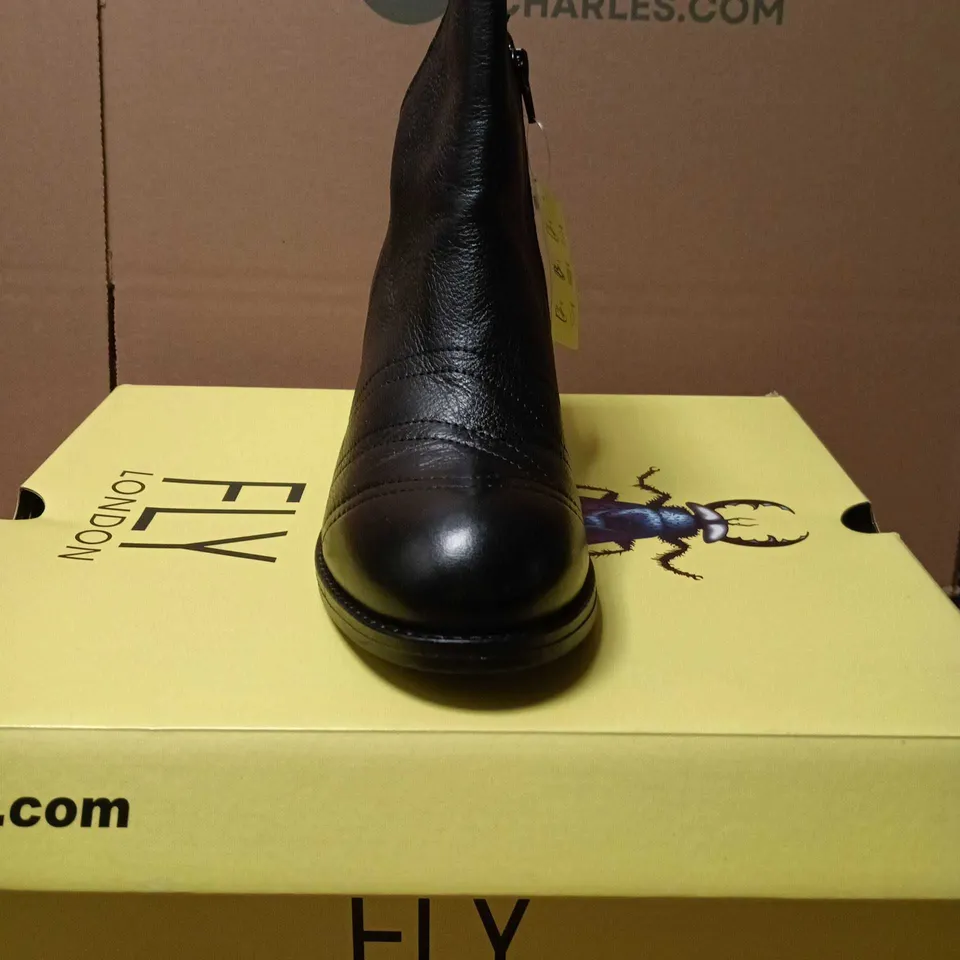 FLY LONDON ZAGY11FLY VELVET BLACK LEATHER ANKLE BOOTS – EU 40 (UK 7)