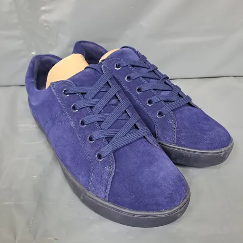 ALIZER NATUR MORRISION TRAINERS IN NAVY - SIZE 4