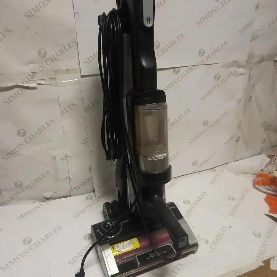SHARK STRATOS ANTI HAIR WRAP PET PRO VACUUM CLEANER