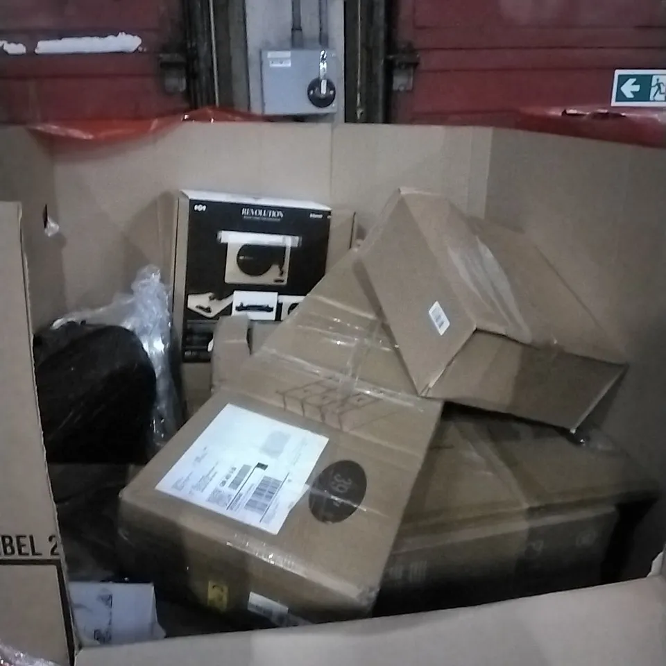 PALLET OF HOUSEHOLD ITEMS TO INCLUDE ICE BUCKETS, RUGS,SANDER AND OTHER ASSORTED ITEMS...