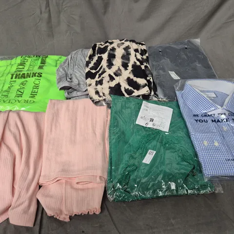 LARGE BOX OF APPROXIMATELY 20 ASSORTED CLOTHING ITEMS IN VARIOUS SIZES, STYLES AND COLOUR