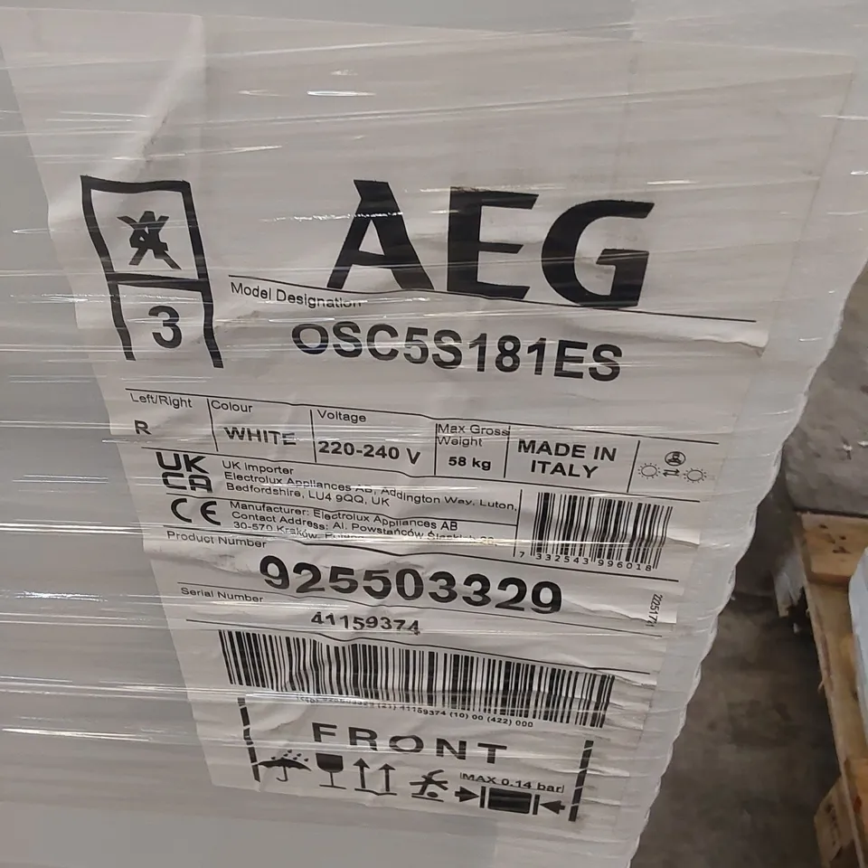AEG OSC5S181ES LOW FROST INTEGRATED FRIDGE FREEZER, SLIDING HINGE, 70/30 RRP £500