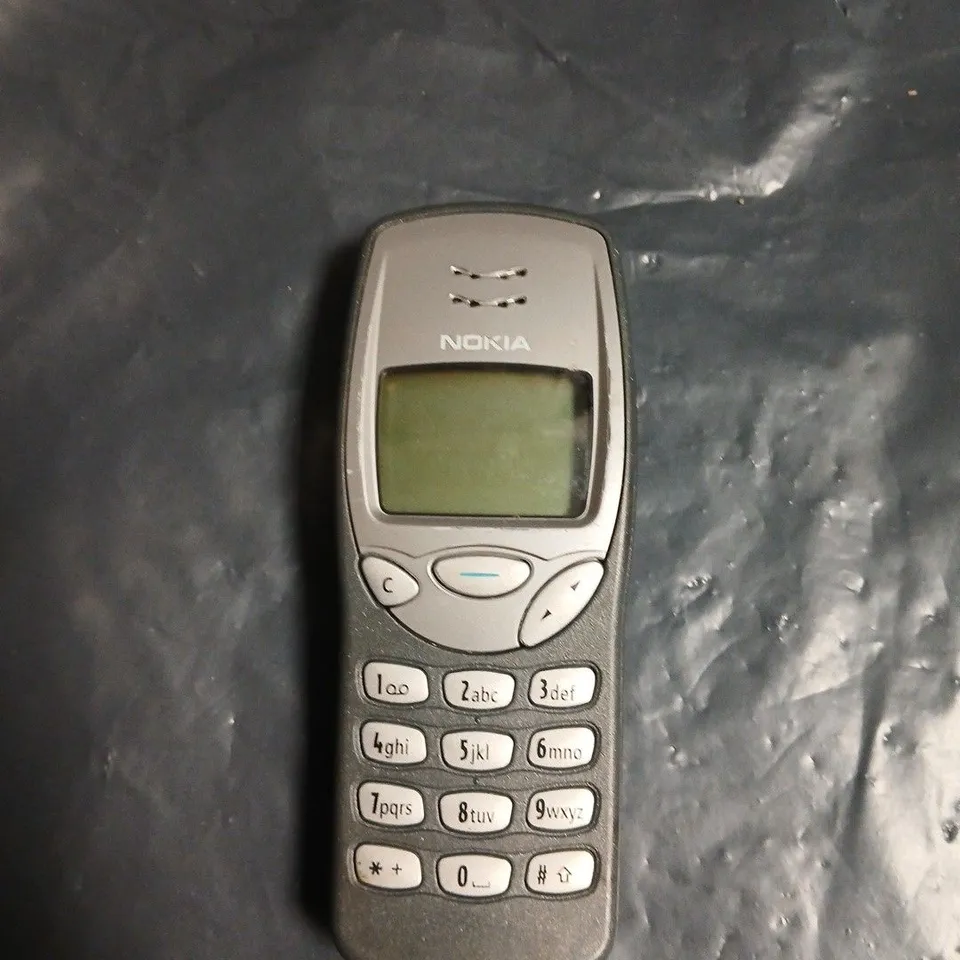NOKIA CANDYBAR MOBILE PHONE – MODEL UNSPECIFIED