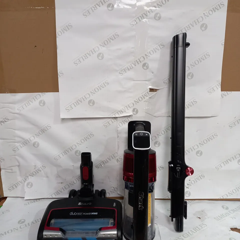 SHARK CORDLESS VACUUM IZ300UKT