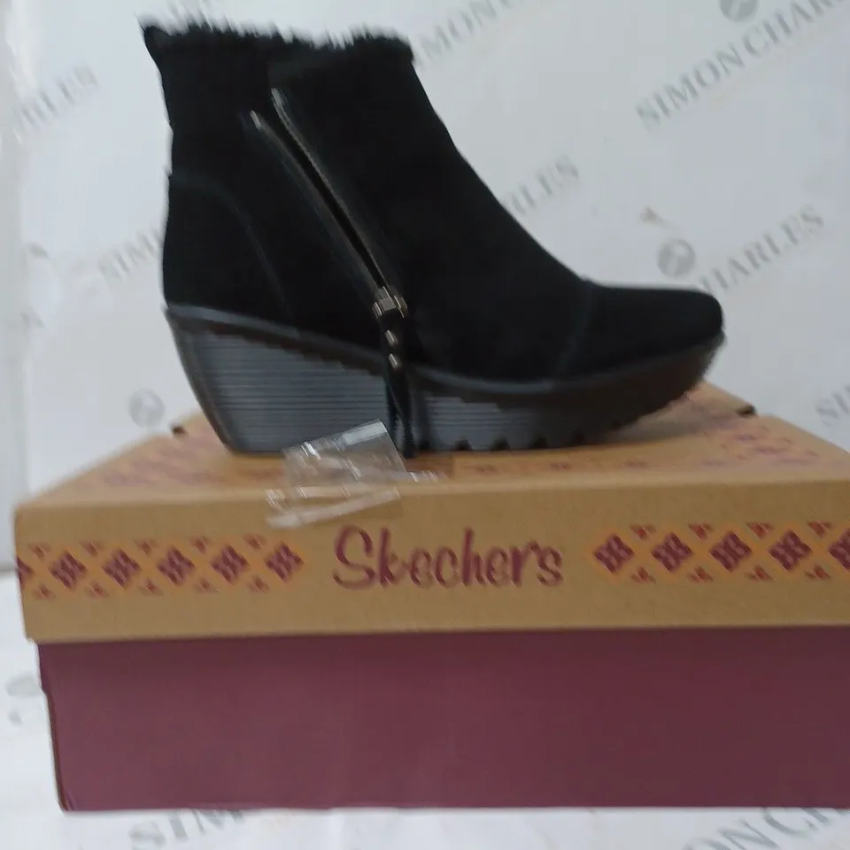  SKECHERS OFF HOURS BLACK WEDGE HEEL ANKLE BOOT SIE 5.5 