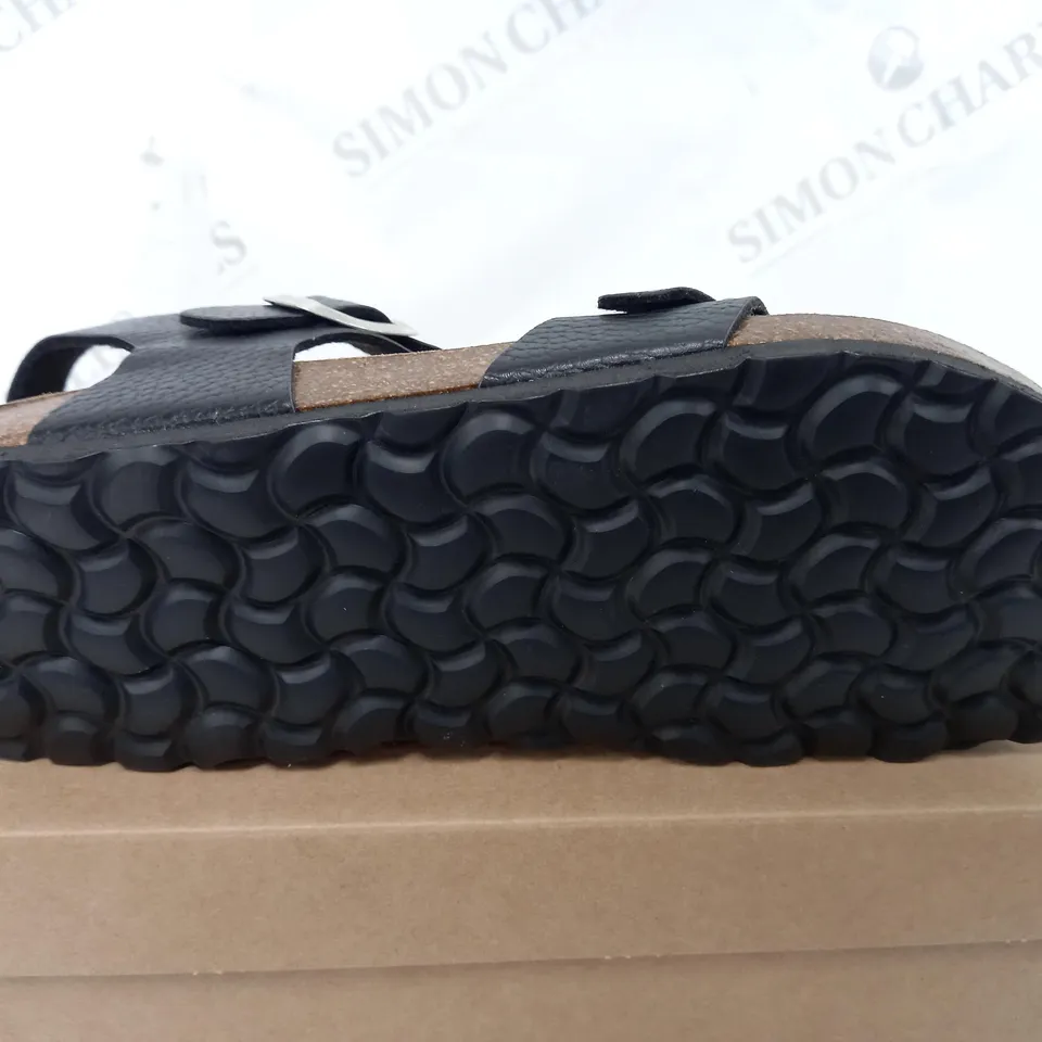 BOXED BONOVA SANDALS IN BLACK COLOUR SIZE 7