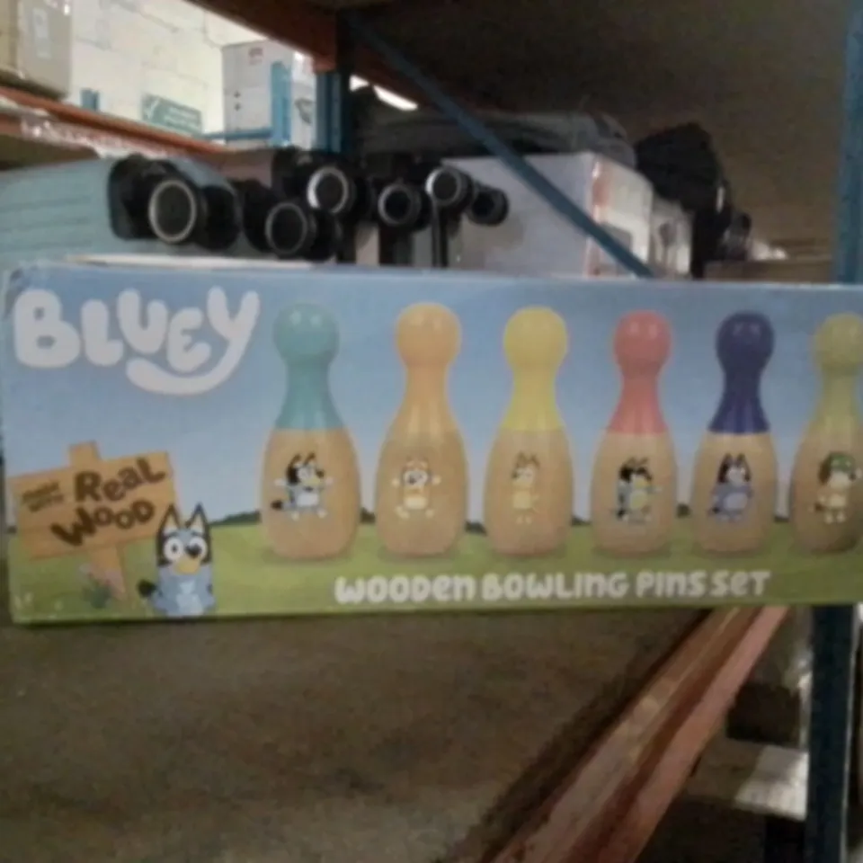 BOXED KEPLIN BLUEY WOODEN BOWLING PINS SET 7 PIECES 6 PINS AND 1 BALL
