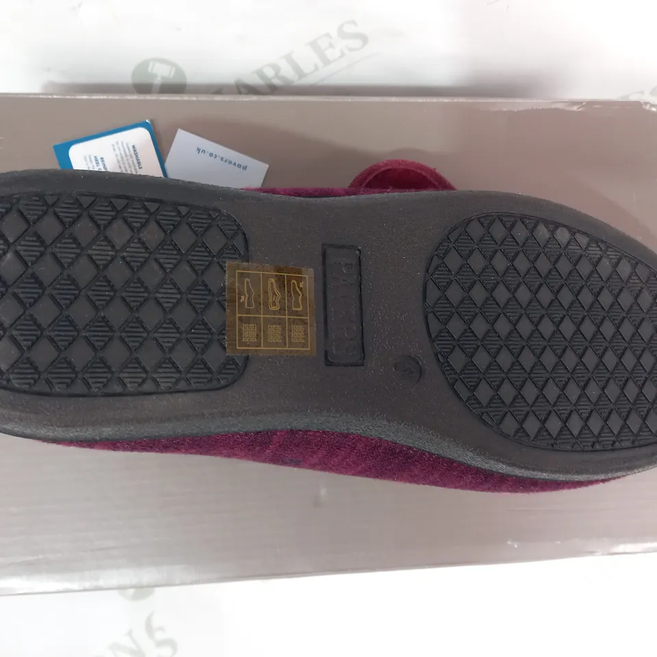 BOXED PAIR OF PAVERS VELCRO STRAP SHOES IN BURGUNDY UK SIZE 6