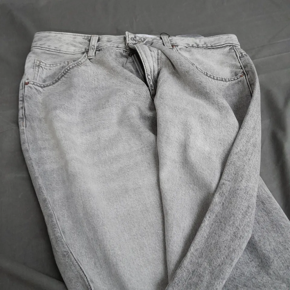 BERSHKA LIGHT GREY WIDE LEG JEANS - EUR 42