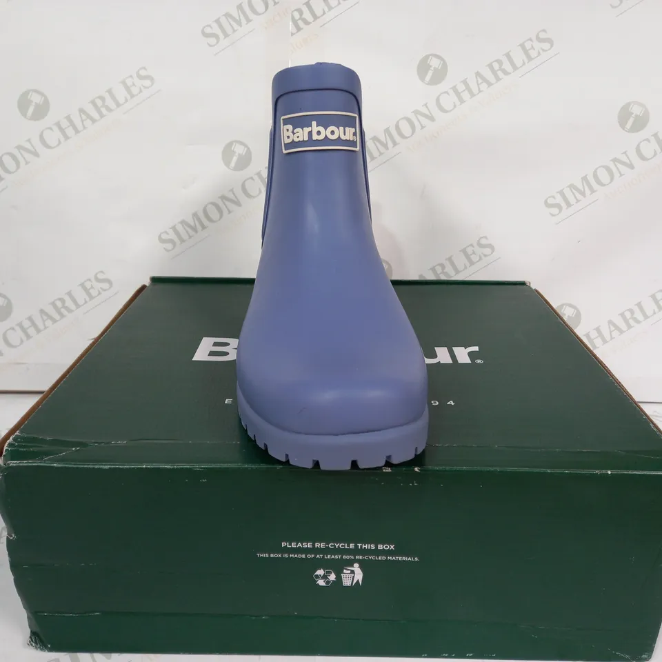 BOXED PAIR OF BARBOUR WILTON SHORT BOOTS IN BLUE UK SIZE 4