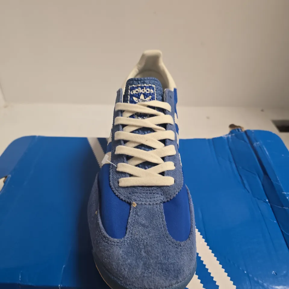 BOXED PAIR OF ADIDAS ORIGINALS SL72 RS SNEAKERS – BLUE/WHITE, UK 10