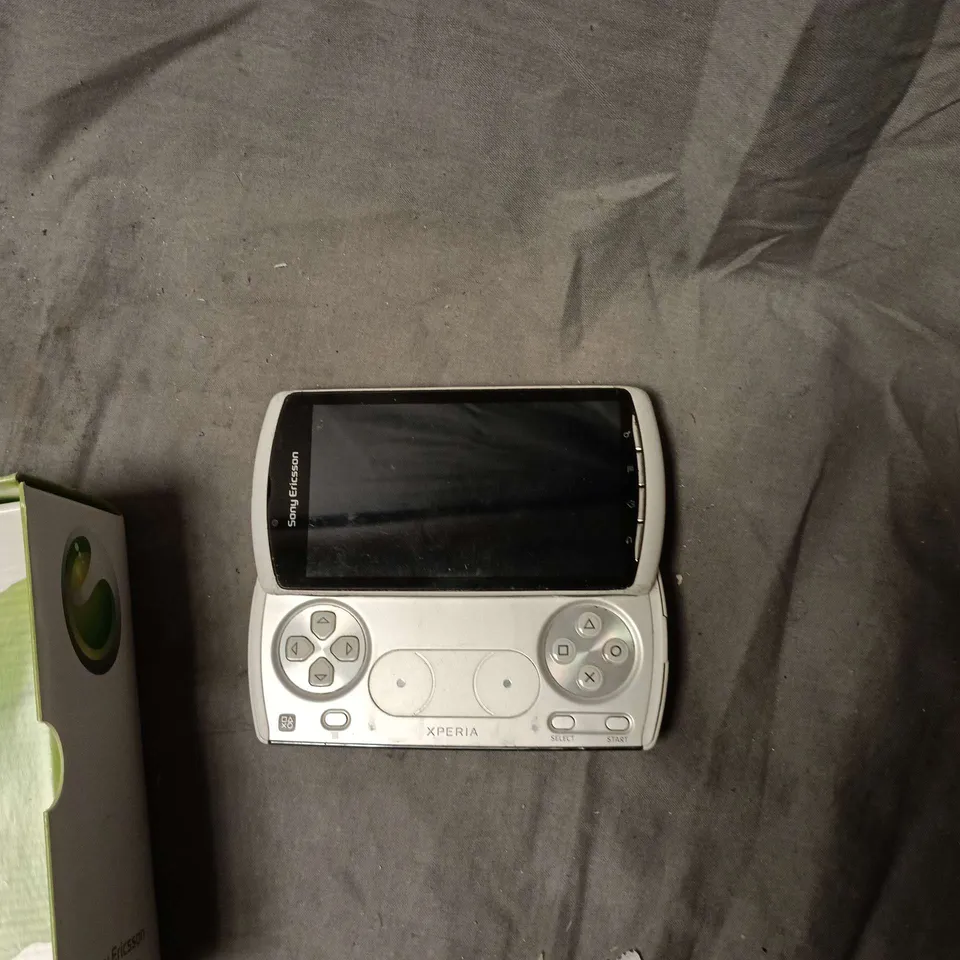 SONY ERICSSON XPERIA PLAY SMARTPHONE – BOXED