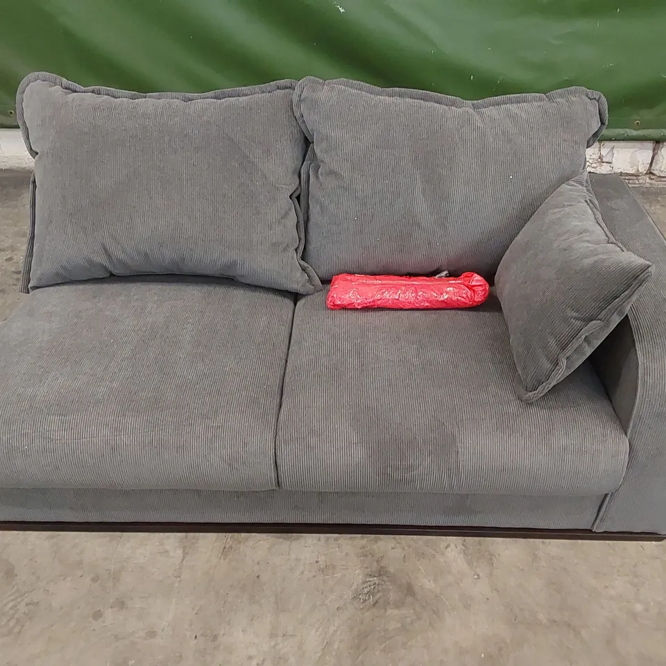 2 X ASSORTED DESIGNER BEATA CORNER CHAISE SOFA PIECES - PIECES DO NOT MAKE A COMPLETE SET