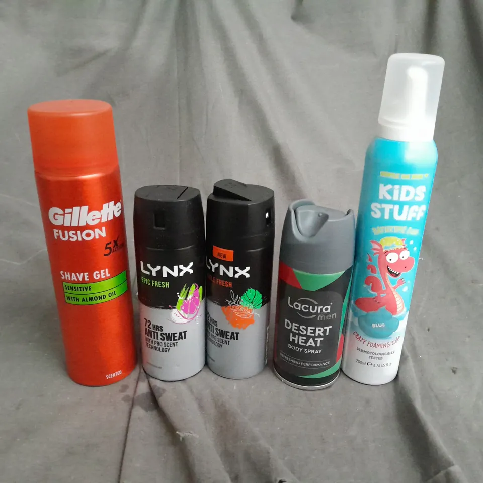 BOX OF APPROXIMATELY 15 AEROSOLS TO INCLUDE  - GILETTE FUSION - LYNX - DESERT - KID STUFF   COLLECTION ONLY 