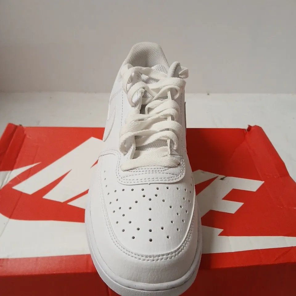 BOXED PAIR OF NIKE AIR FORCE 1 LOW WHITE SNEAKERS - UK SIZE 6.5
